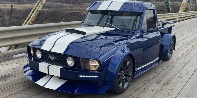   Ford Mustang GT   F-100