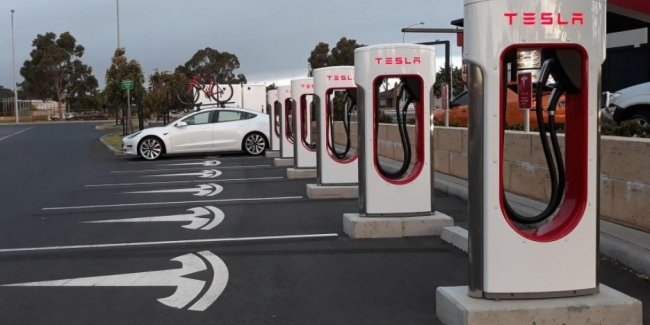 Tesla   ,     Supercharger