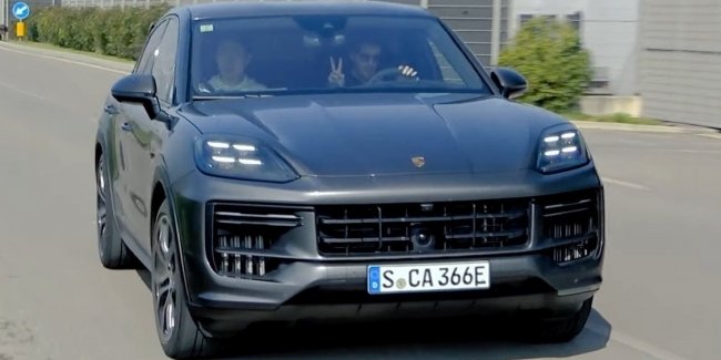  Lamborghini  Porsche Cayenne