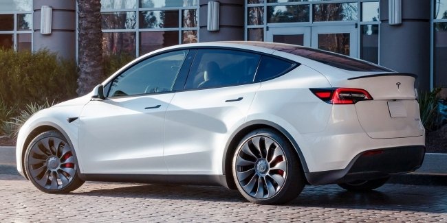 Tesla    Model Y