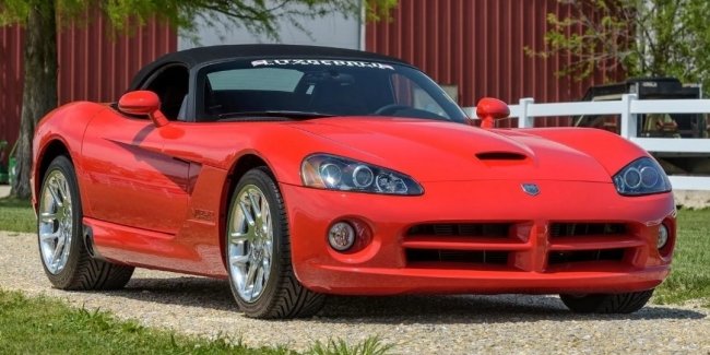   20- Dodge Viper  