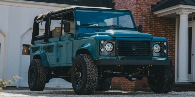    Jeep Wrangler  Land Rover Defender