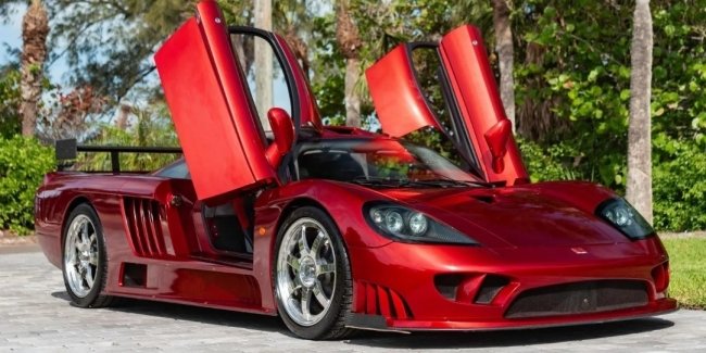   1000-  Saleen S7 Twin-Turbo   