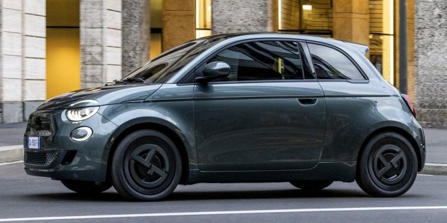  Fiat 500e     Giorgio Armani