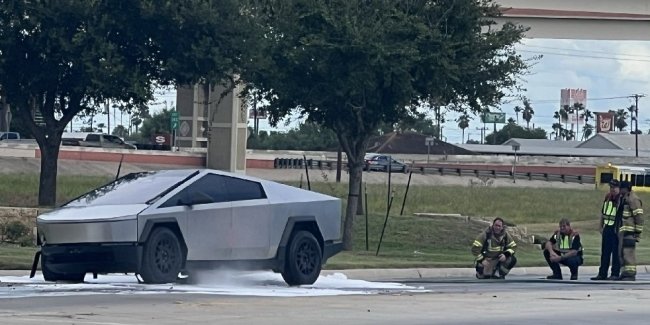 Tesla Cybertruck      