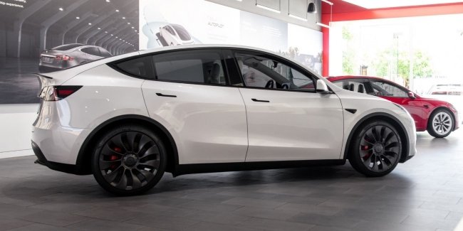 Tesla Model Y      