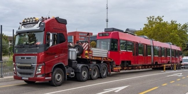   Volvo FH16     