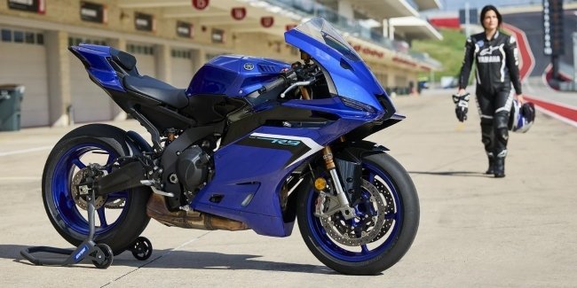 Yamaha   YZF-R9 2025 