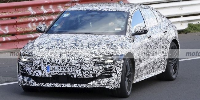 Audi     RS 6 Sportback e-tron