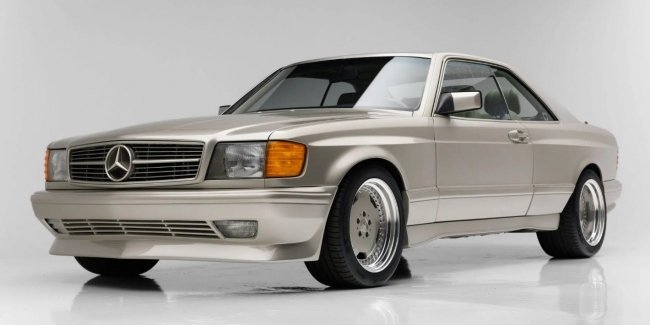 ³ Mercedes-Benz 560 SEC   275  