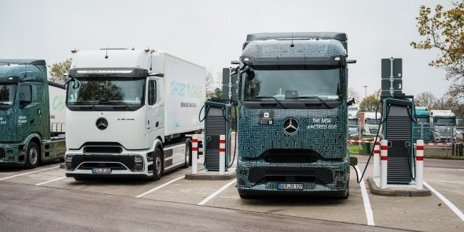 Mercedes-Benz Trucks     