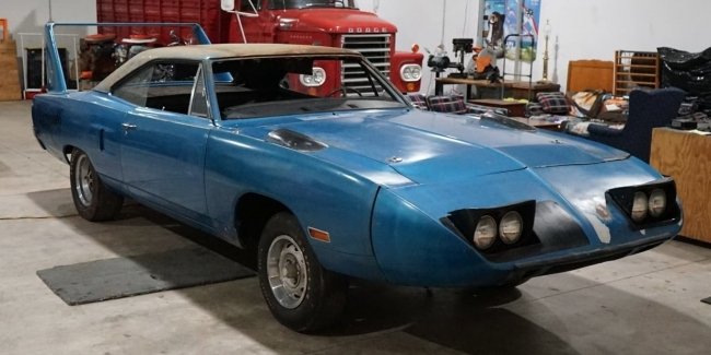    Plymouth Superbird   40   