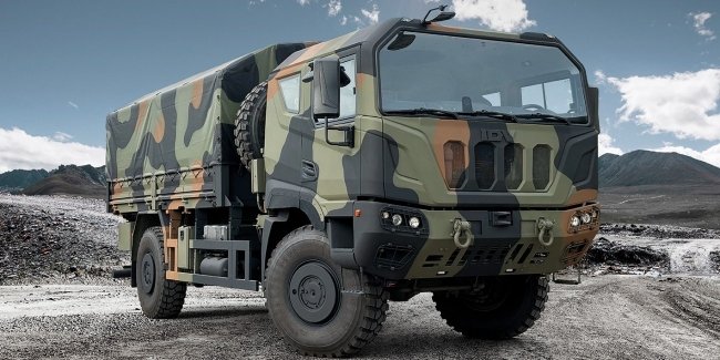 Iveco Defence   쳿 볿 1453  