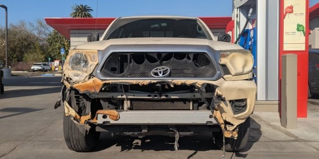 ϳ Toyota Tacoma     -    