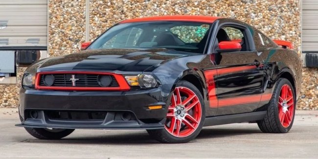  : Ford Mustang Boss   Dark Horse