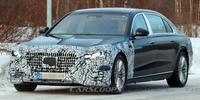    Mercedes-Maybach S-Class