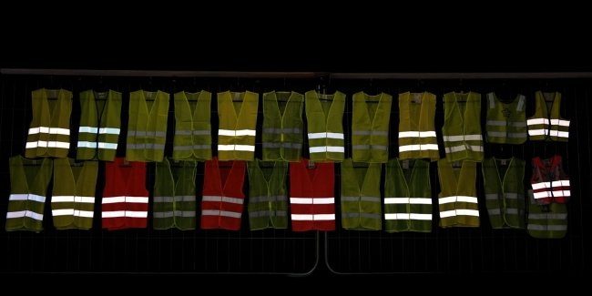 Дослідження світловідбиваючих жилетів виявило, що багато з них браковані
