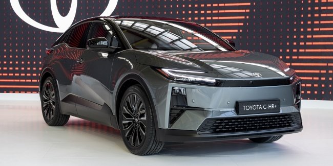 Toyota    C-HR+