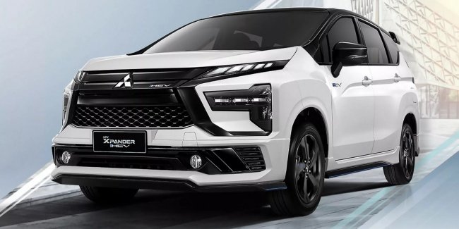 Mitsubishi Xpander    HEV Play