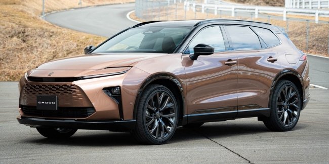 ѳ Toyota Crown  