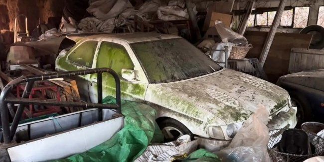 ��������� ������� ������� Ford Escort RS Cosworth � ������� ����