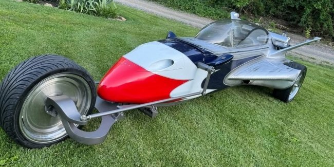 У США продають автомобіль із кузовом від літака