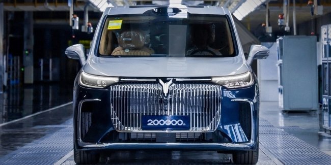 Компанія Voyah святкує випуск 200-тисячного автомобіля