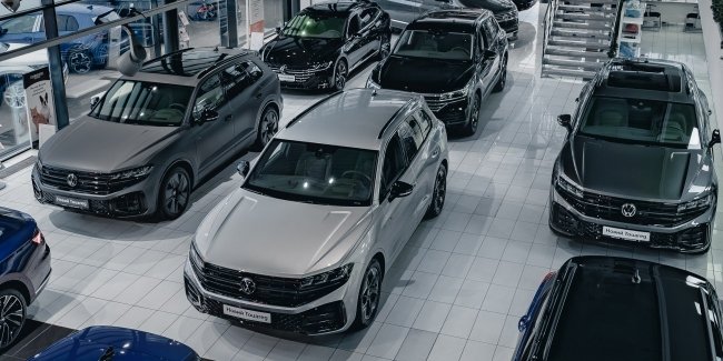 Volkswagen Touareg   :  100 000 