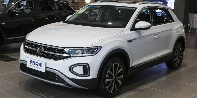     Volkswagen T-Roc 2025