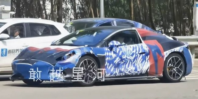 Китайська Denza вивела на тести конкурента Porsche 911