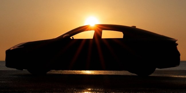 Флагманський седан Lexus ES показали на тизерах