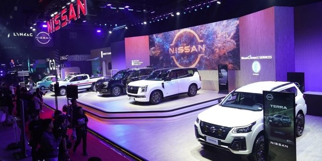 Nissan показав «ювілейні» концепти Navara та Terra