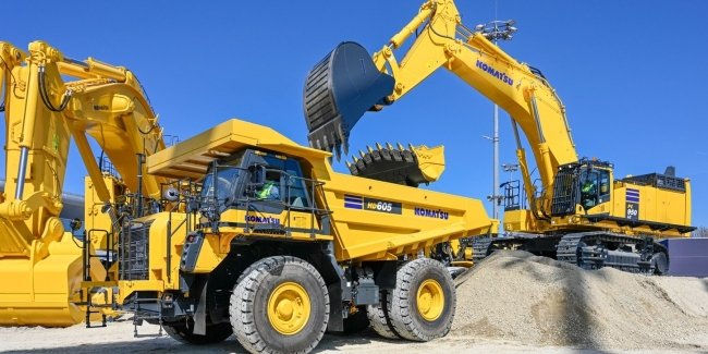 Komatsu показала на Bauma 2025 інноваційний самоскид