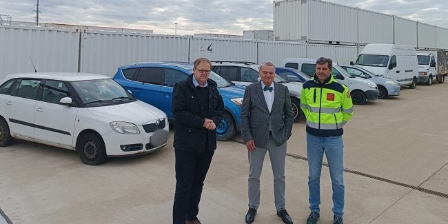 Прага вирішила передавати Україні автівки зі штрафмайданчиків