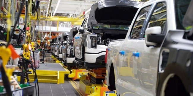 Американський автогігант припинив поставки машин у Китай