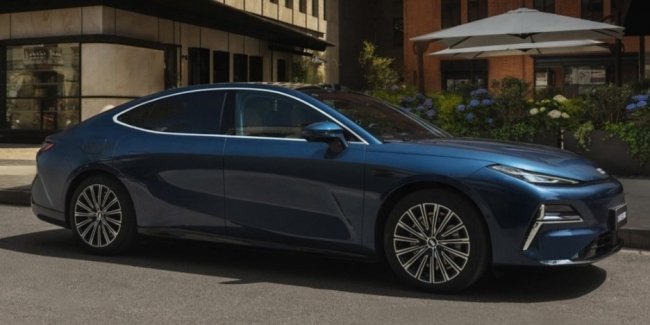 Geely Galaxy Starshine 8    1600   9 