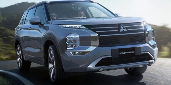  Mitsubishi Outlander   
