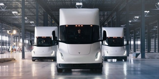 Tesla       Semi