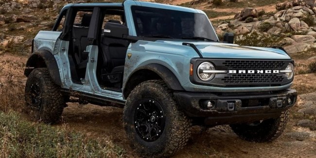 Ford    Bronco    