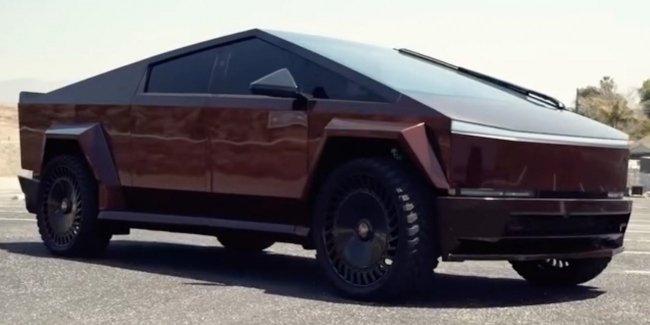      Tesla Cybertruck
