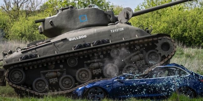      Tesla