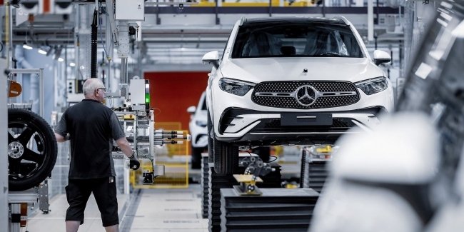 Mercedes-Benz      