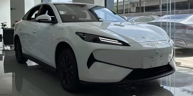    BYD e7    