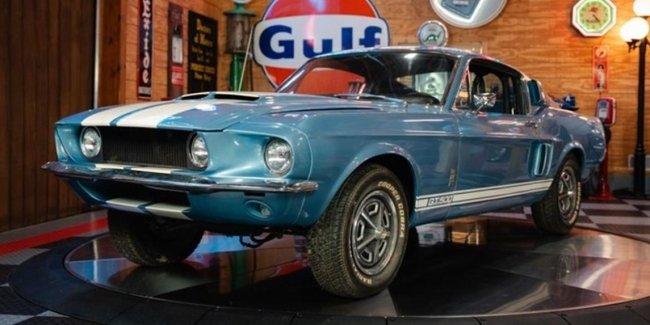  Ford Mustang Shelby GT500   30   
