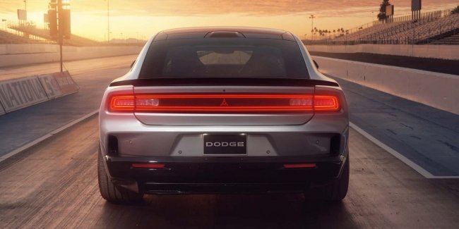 Dodge Charger Daytona R/T      2026 