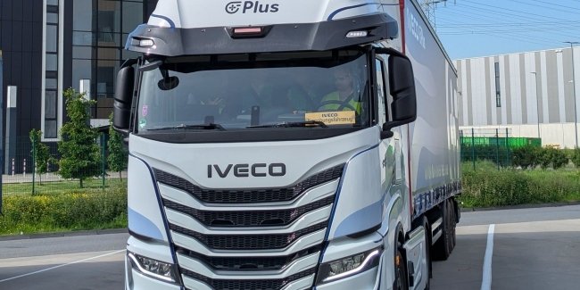 IVECO   S-Way   