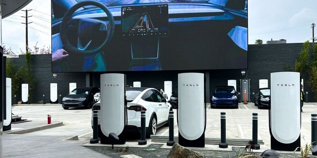 Tesla -    ,   