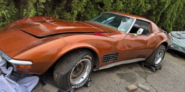  Chevrolet Corvette    33 000 