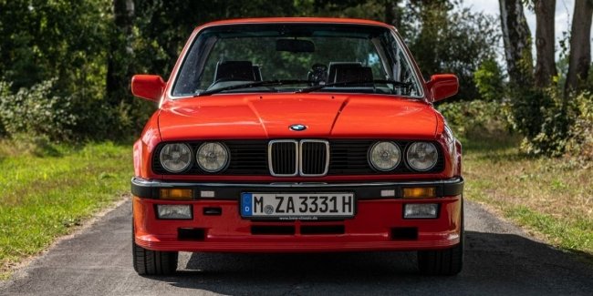        BMW 333i