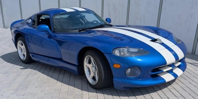   38- Dodge Viper   